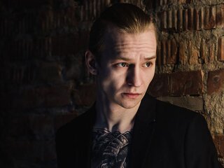 Camshow shows DaveCommanding