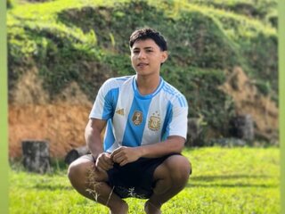 Naked amateur RichardTomson